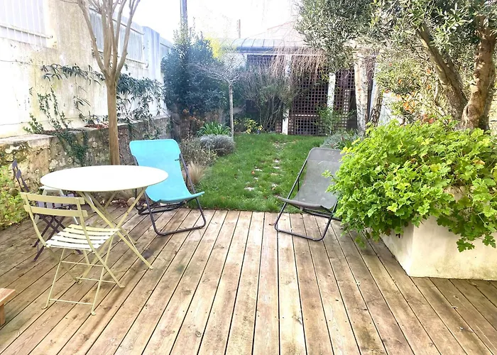 Guest house Au Calme Sur Jardin Avec Terrasse La Rochelle (Charente-Maritime)